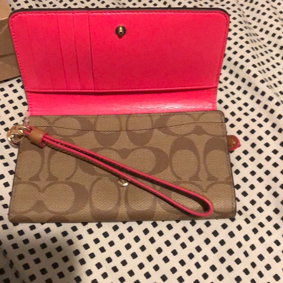 New coach wristlet/wallet - Picture 6 of 8